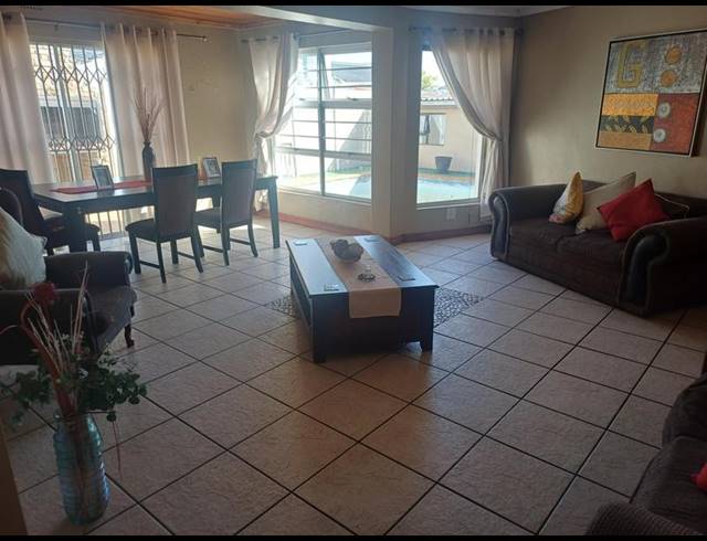 2 BEDROOM HOUSE FOR SALE IN RAVENSMEAD